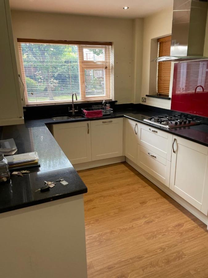 5 Bed House, 32 Tutbury Avenue, Cannon Park, Coventry, Cv4 7Bj Villa Exteriör bild